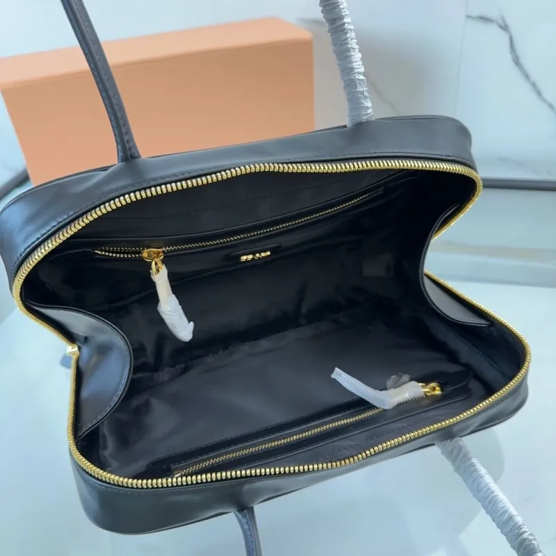 Miu Miu Black Top Handle Bag 462 - Image 8