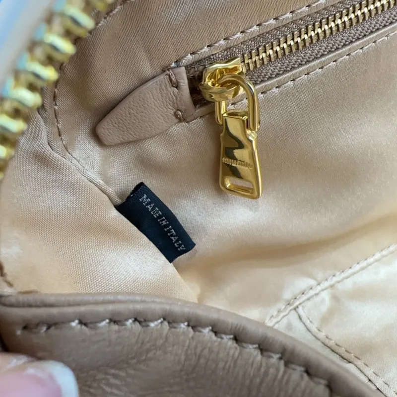 MIU MIU Beige Matelasse Top Handle Bag 507 - Image 9