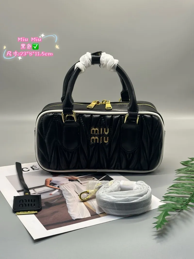 Miu Miu Black Top Handle Bag 662 23x8x11.5cm