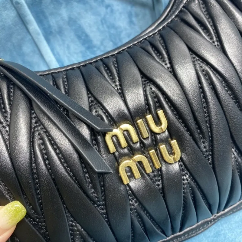 Miu Miu Black Matelassé Top Handle Crossbody Bag 757 - Image 4
