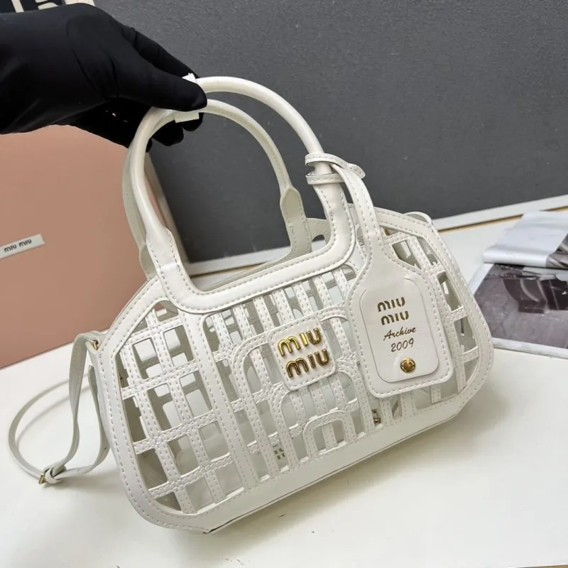 Miu Miu White Mini Crossbody Basket Handbag 1E294 - Image 4