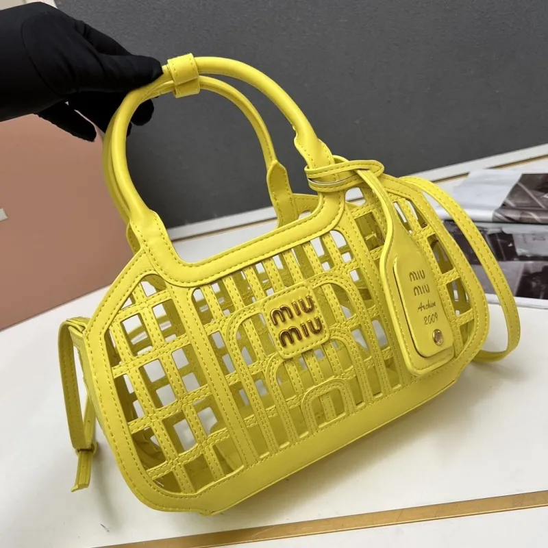 Miu Miu Yellow Crossbody Handbag 1E294 - Image 4
