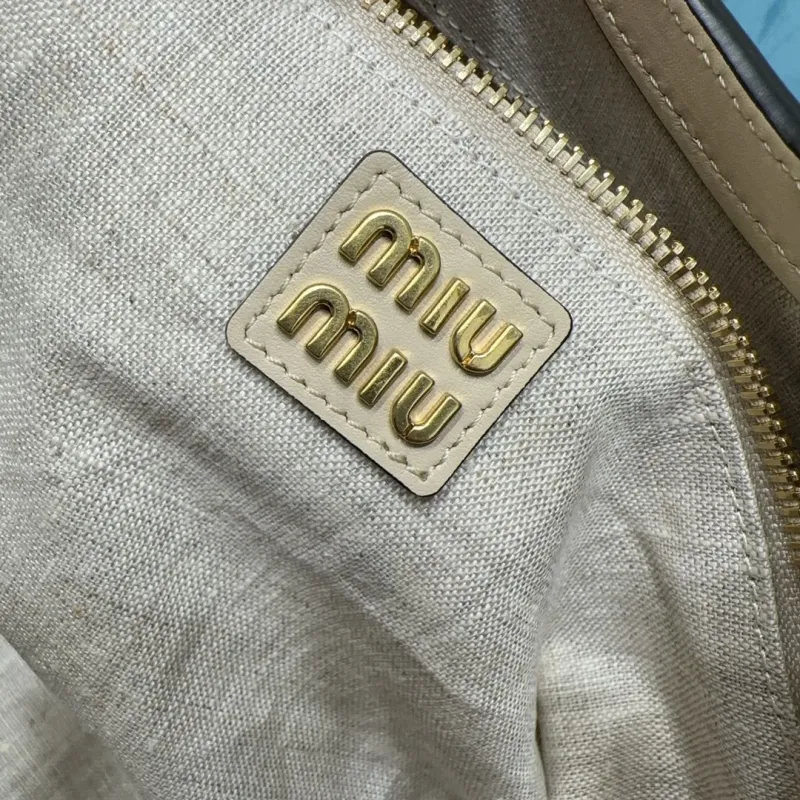 Miu Miu Cream Leather Tote Bag with Strap - Image 7