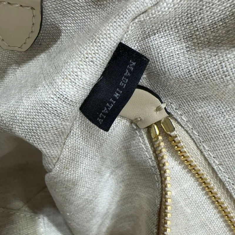 Miu Miu Cream Leather Tote Bag with Strap - Image 8