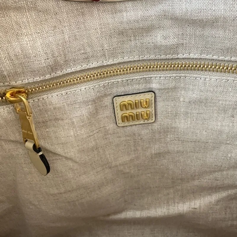 MIU MIU Cream Leather Tote Bag - Image 6