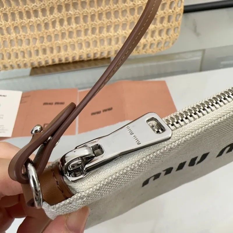 MIU MIU Beige Straw Tote Bag with Pouch - Image 7
