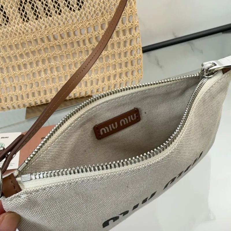 MIU MIU Beige Straw Tote Bag with Pouch - Image 8