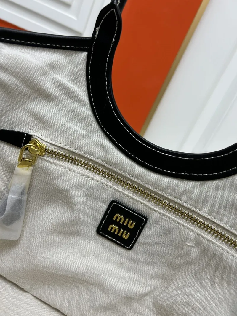 MIU MIU Medium Black Leather Tote Bag 5BG277 - Image 9