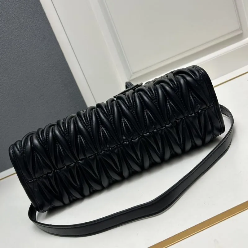 MIU MIU Black Matelasse Leather Tote Bag 8621 - Image 4