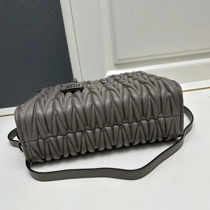 MIU MIU Gray Matelasse Tote Bag 8621 - Image 4