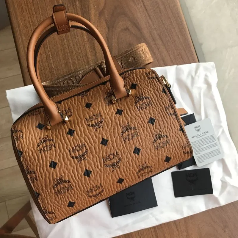 Alternative view of MCM Handle Bags-32
