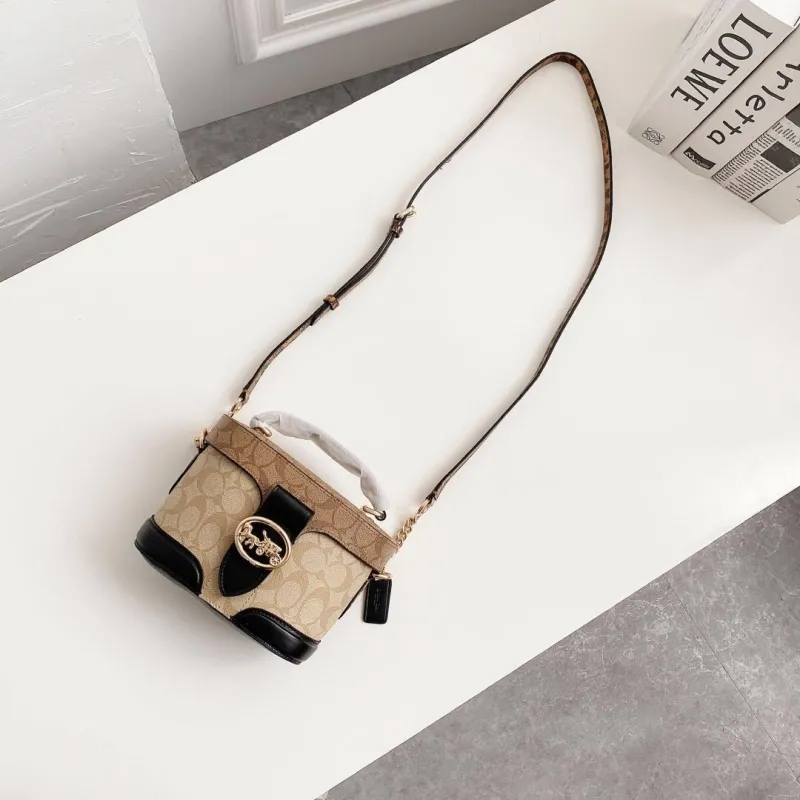 Coach Cosmetic Bags-8