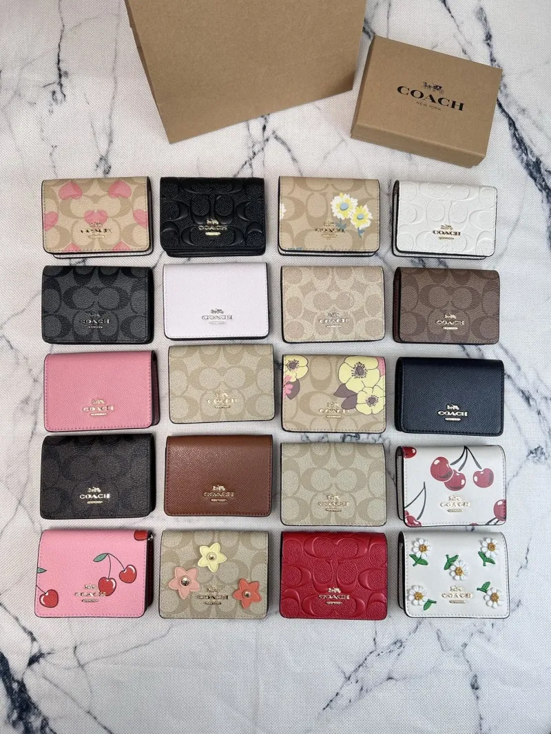 Coach White Mini Chain Wallet - Image 9