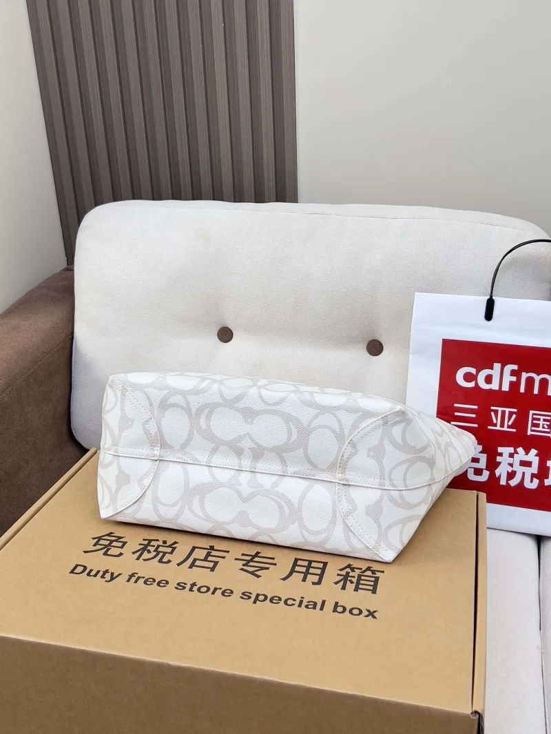 Coach White Signature Tote Bag - Image 3