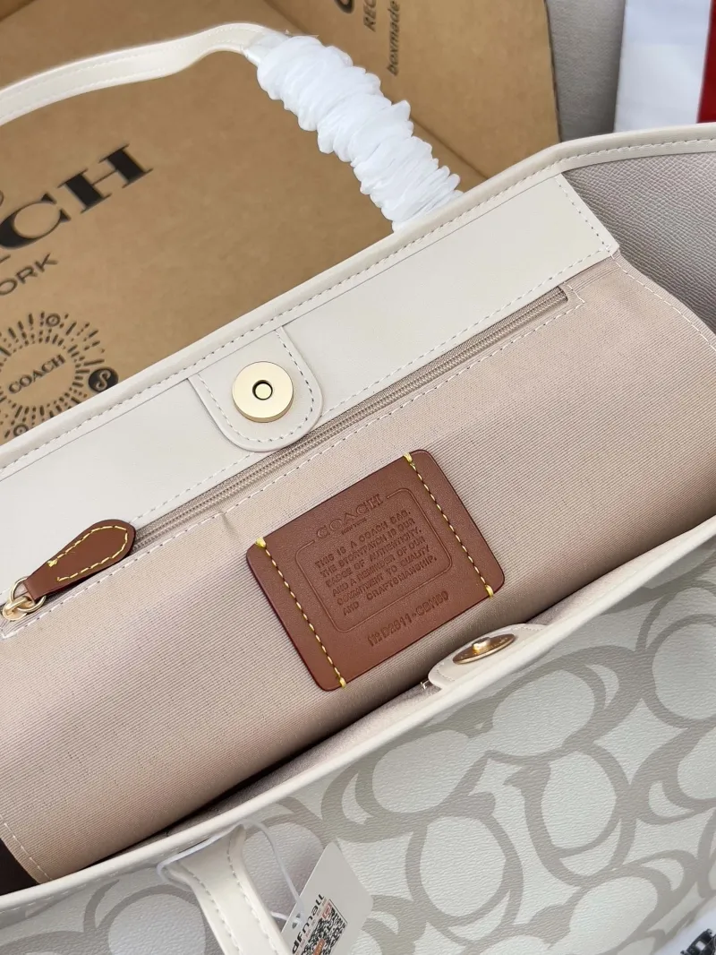 Coach White Signature Tote Bag - Image 6