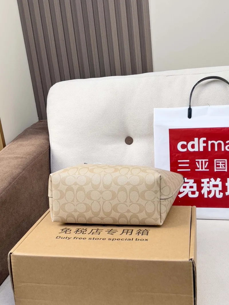 Coach Signature Tote Bag Light Khaki - Image 3