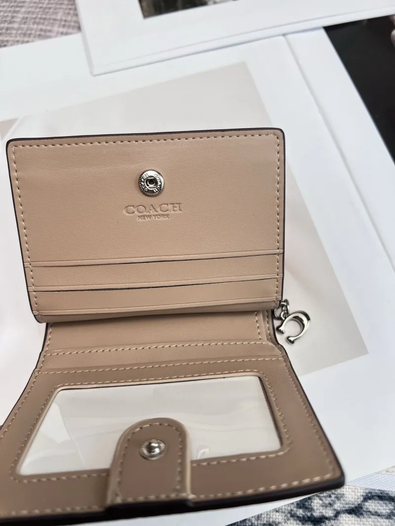 Coach White Bifold Wallet 43 - Image 7