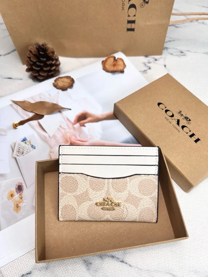 Coach Signature Beige White Card Holder