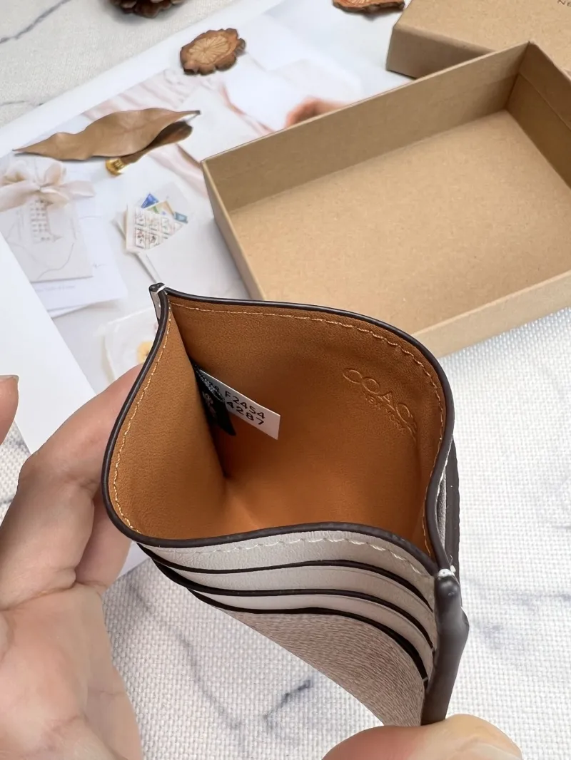 Coach Off White Card Holder Wallet - Image 8