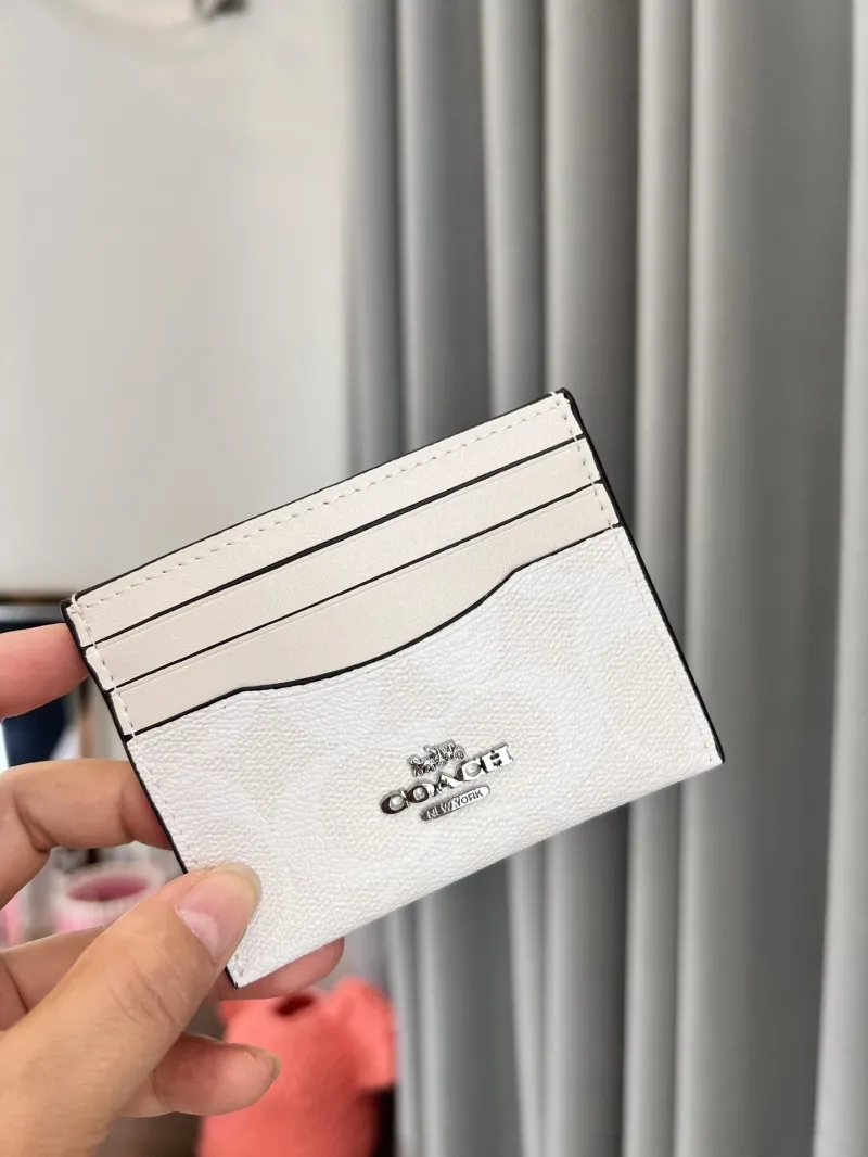 Coach White Leather Card Case - Image 6