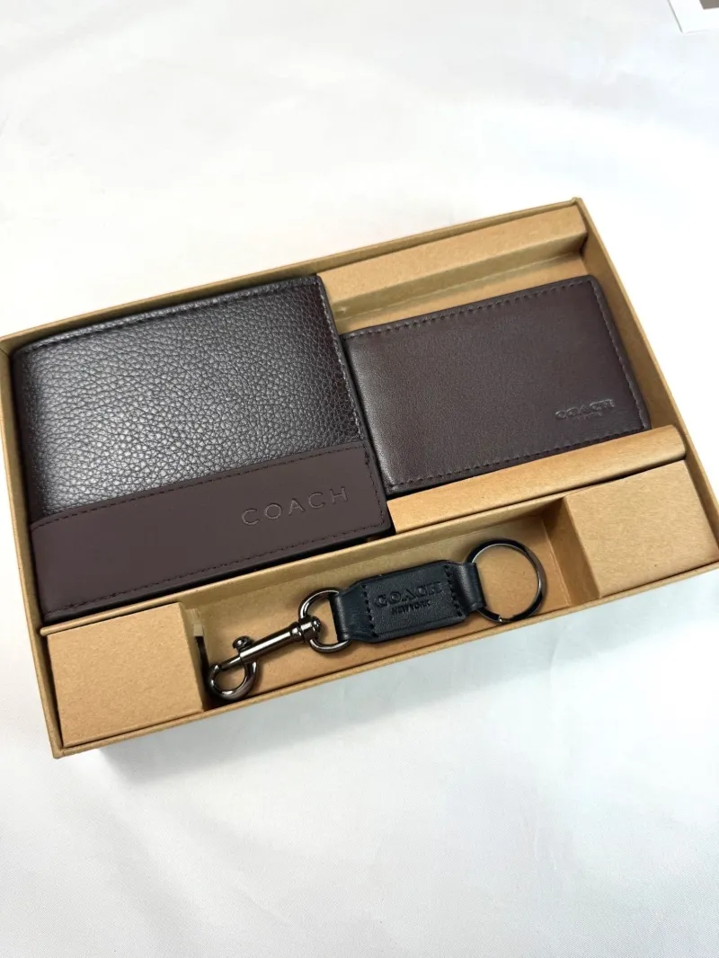 Coach Dark Brown Leather Wallet Keychain Gift Set