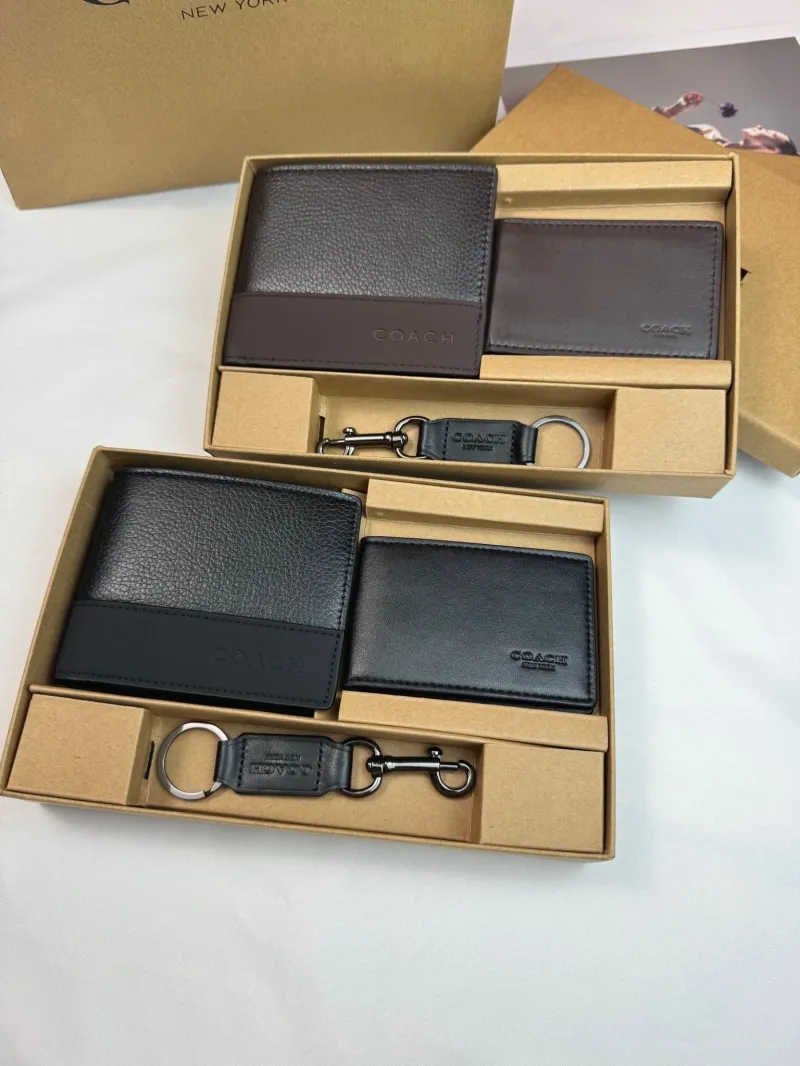 Coach Leather Wallet Keychain Gift Set
